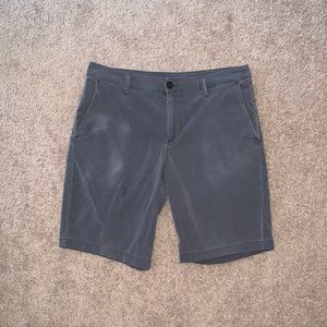 Men’s cargo shorts, flat front